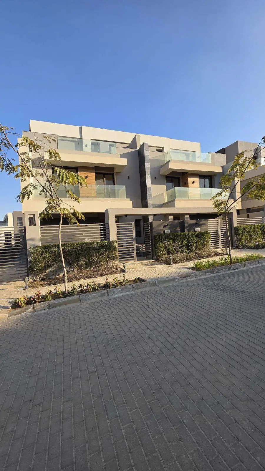 توين هاوس Modern